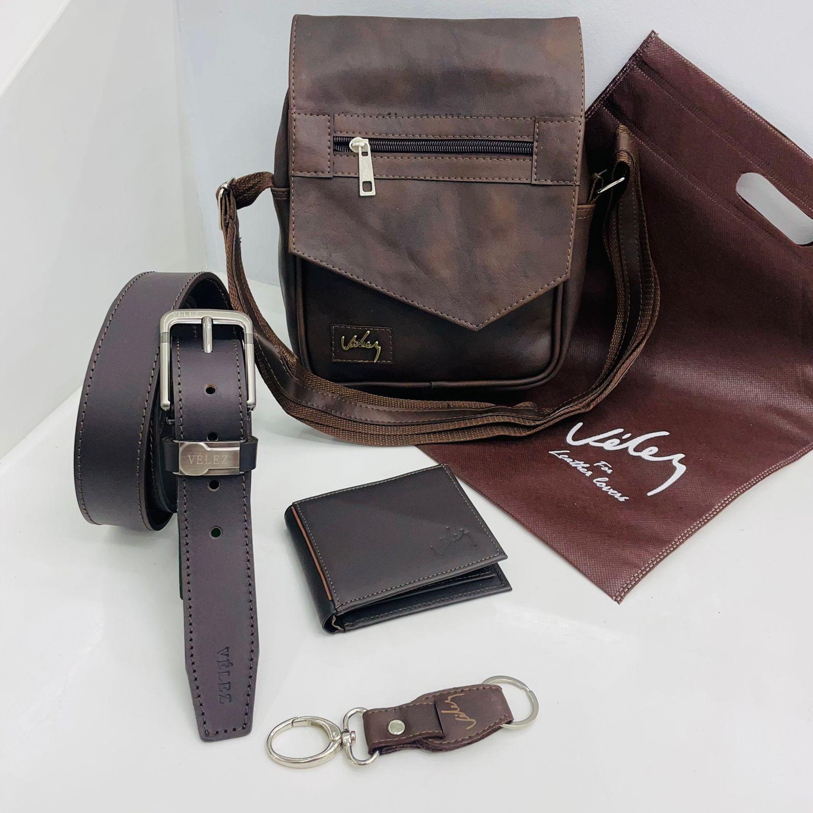 Vista 4 de TRIO CABALLERO LANCELOT VELEZ + LLAVERO - COLOR: MIEL